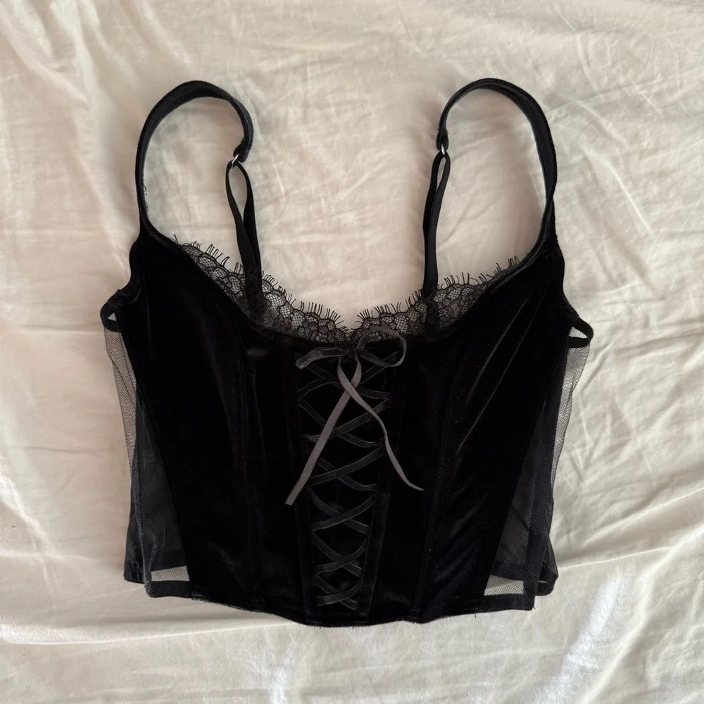 Victorias Secret Elegant Black Lace-Up Corset Top